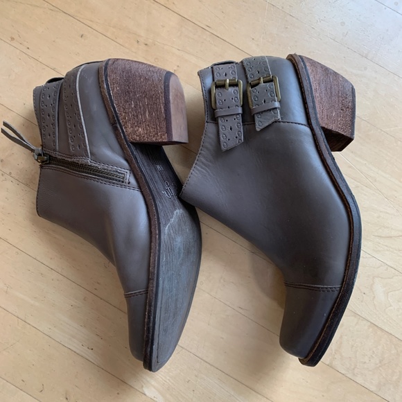 LaTigo Anthropologie Prima taupe bootie, 9. CB1677 - Picture 4 of 5